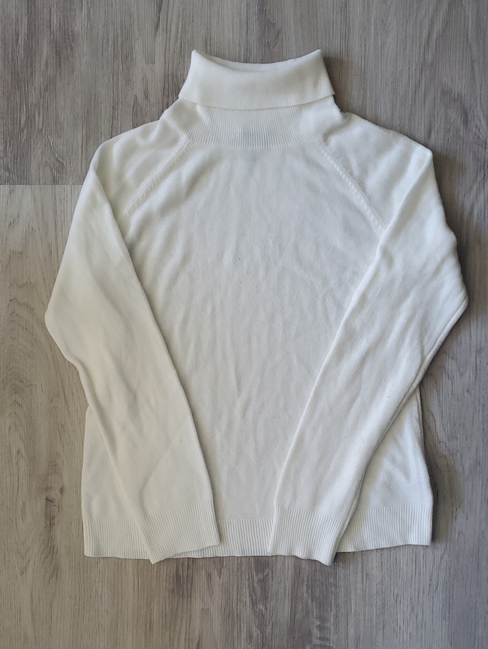 5/$35💐 Size M - Cream Turtleneck Sweater - Karen Scott